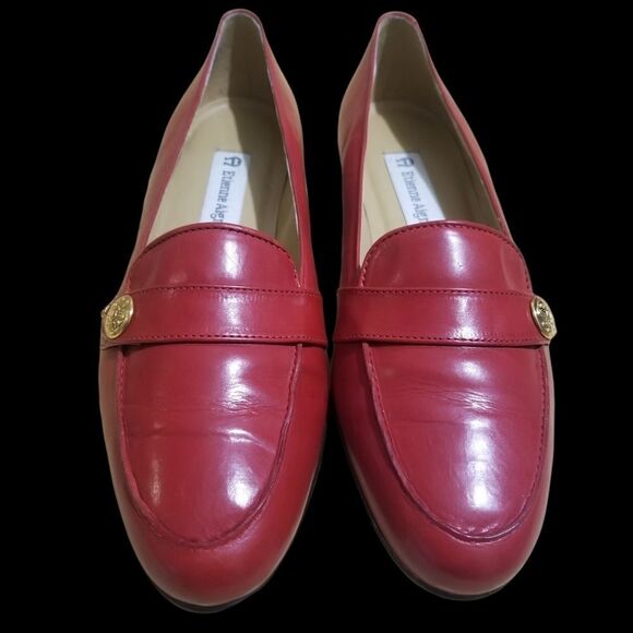 ⭐️ Etienne Aigner Red Leather Loafers with Gold Button Adornment sz 8N - Picture 2 of 10